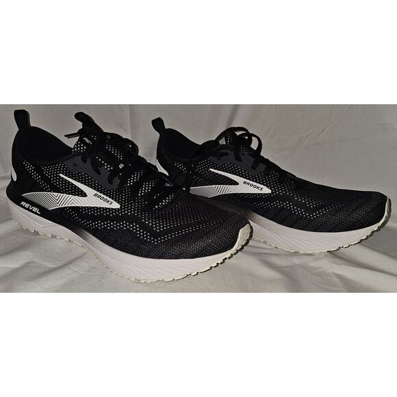 NEW Brooks Men's Revel 6 Running Shoes Black/ White - Picture 2 of 6